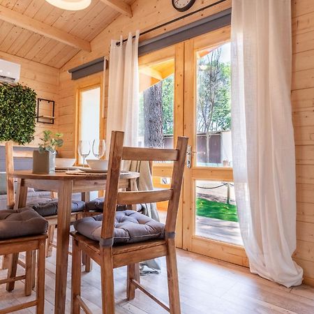 Bungalow Forest L' Escala Bagian luar foto